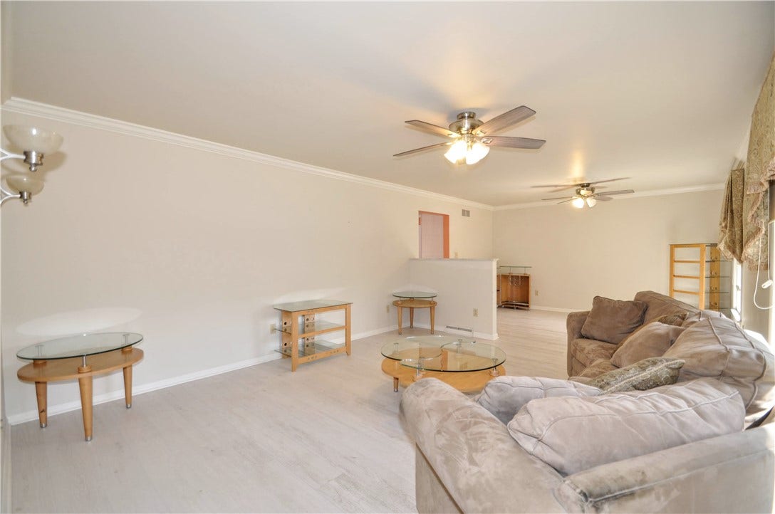 14 Esther St, Charleroi, PA 15022 Living Room / Bar Area