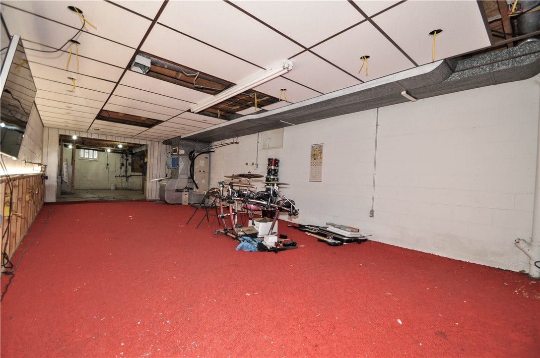 14 Esther St, Charleroi, PA 15022 Basement