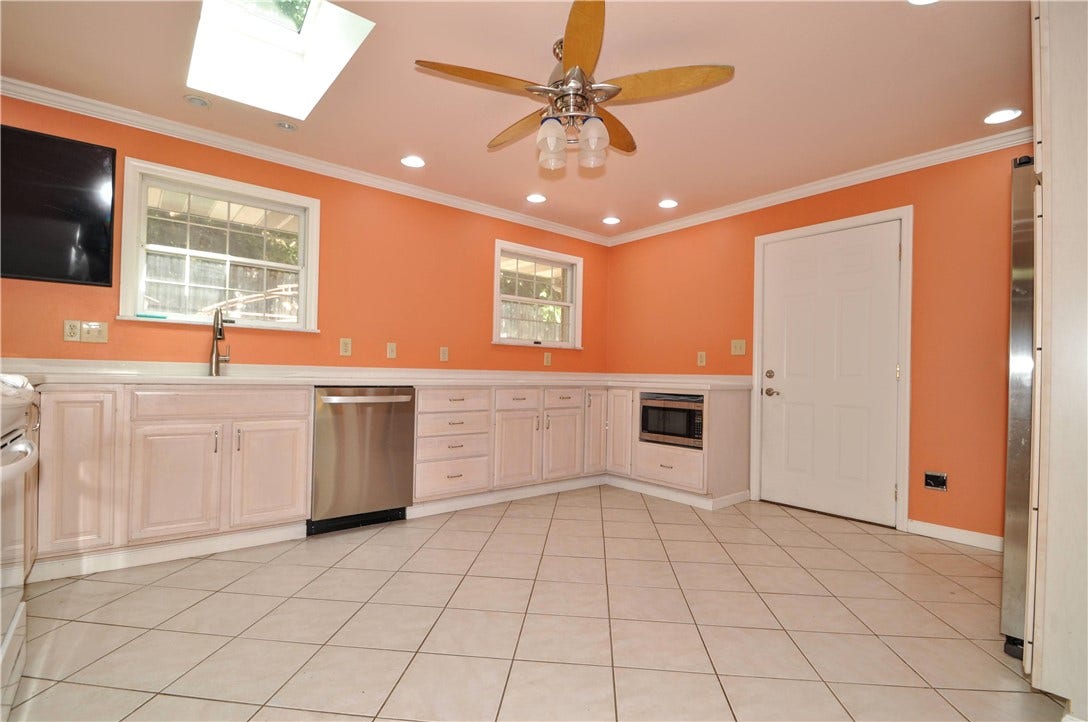 14 Esther St, Charleroi, PA 15022 Kitchen
