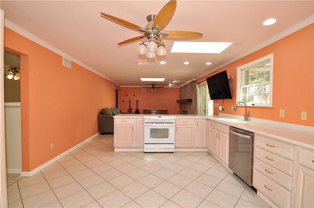 14 Esther St, Charleroi, PA 15022 Kitchen / 2nd Living Area