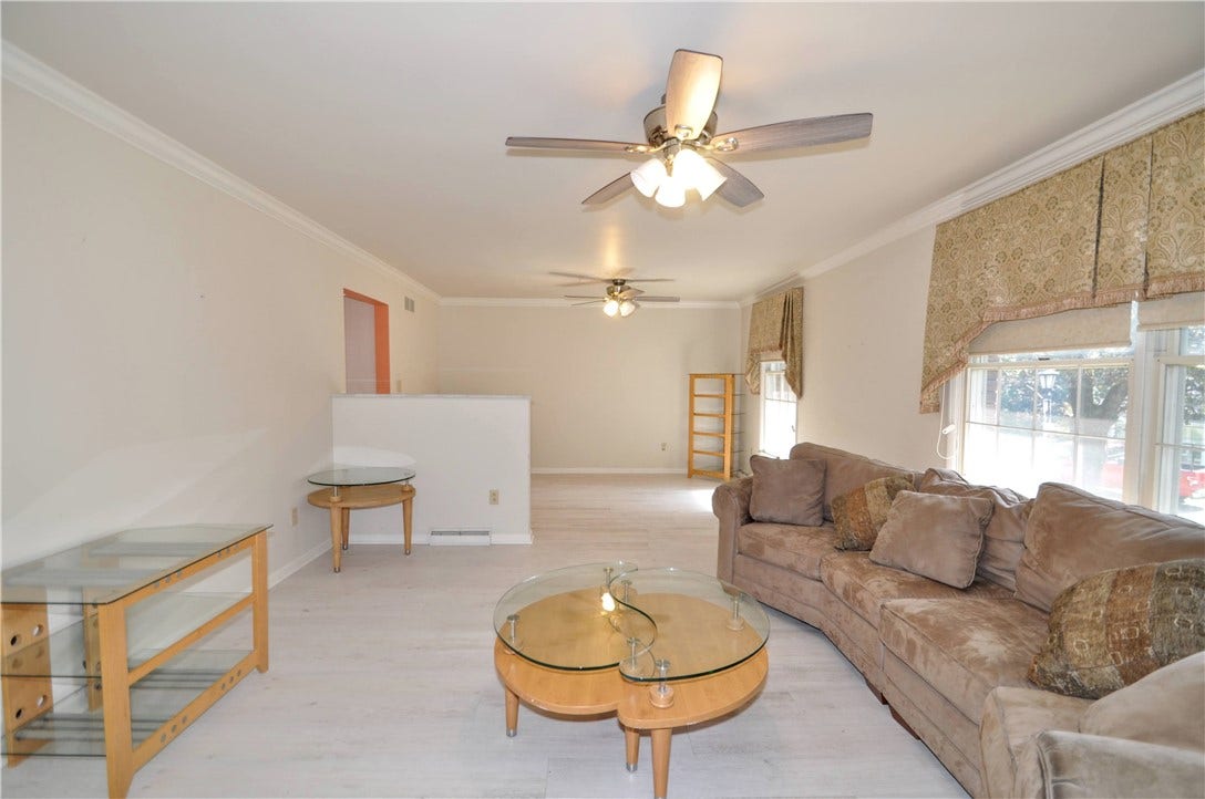 14 Esther St, Charleroi, PA 15022 Living Room / Bar Area