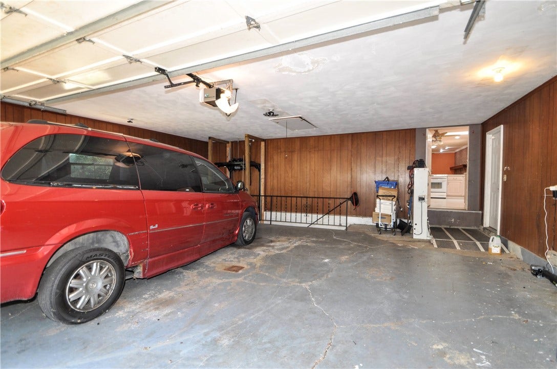 14 Esther St, Charleroi, PA 15022 Garage - Van will be removed