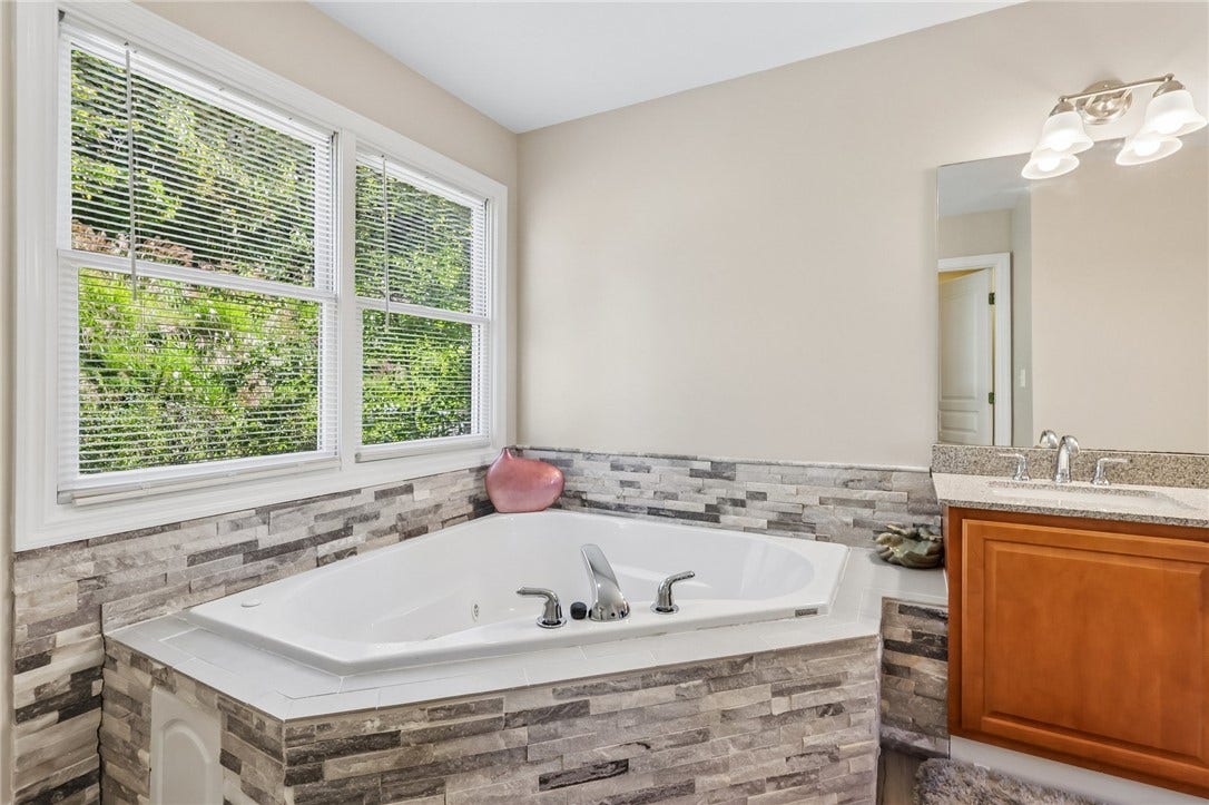 6530 Ten Point Cir, Trafford, PA 15085 6530 Ten Point Cir, Trafford, PA 15085