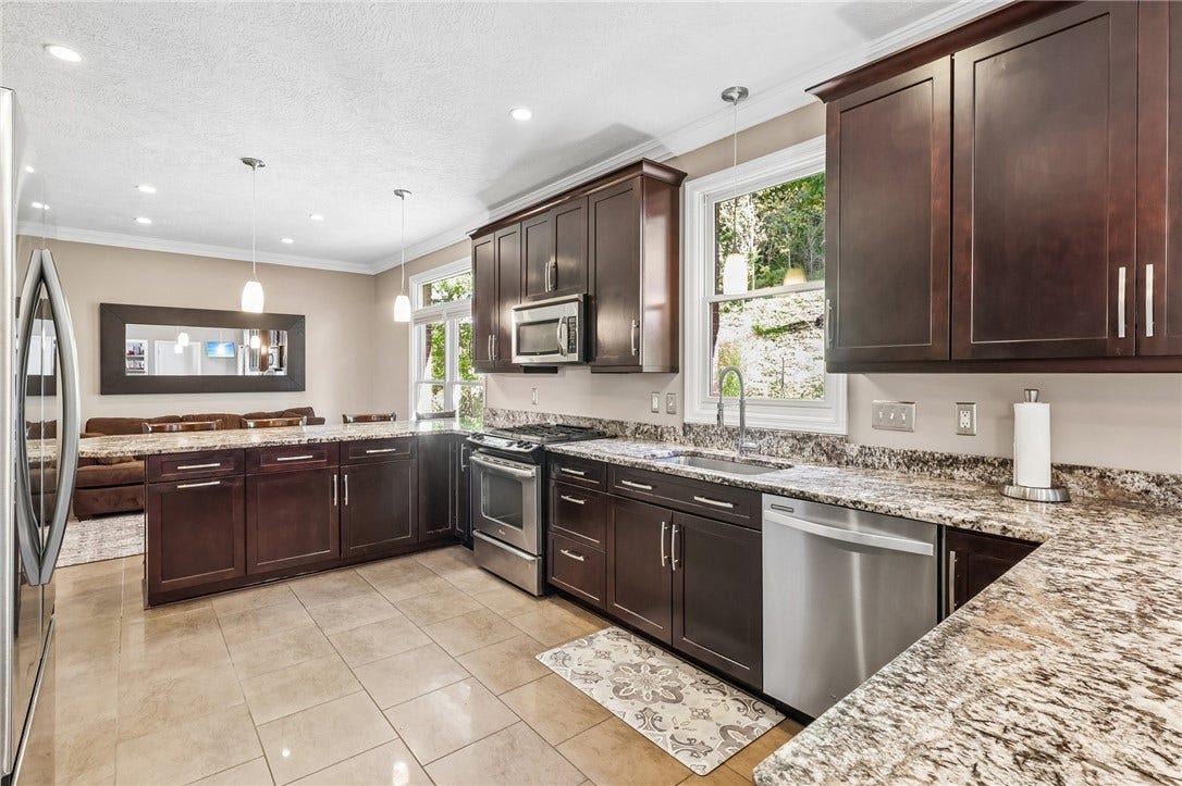 6530 Ten Point Cir, Trafford, PA 15085 6530 Ten Point Cir, Trafford, PA 15085
