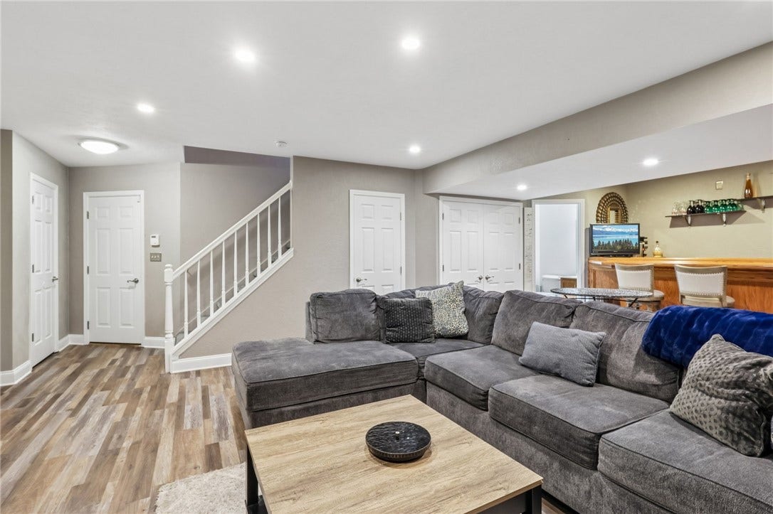 6530 Ten Point Cir, Trafford, PA 15085 6530 Ten Point Cir, Trafford, PA 15085