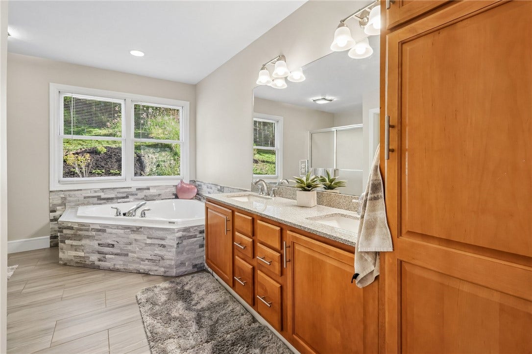 6530 Ten Point Cir, Trafford, PA 15085 6530 Ten Point Cir, Trafford, PA 15085