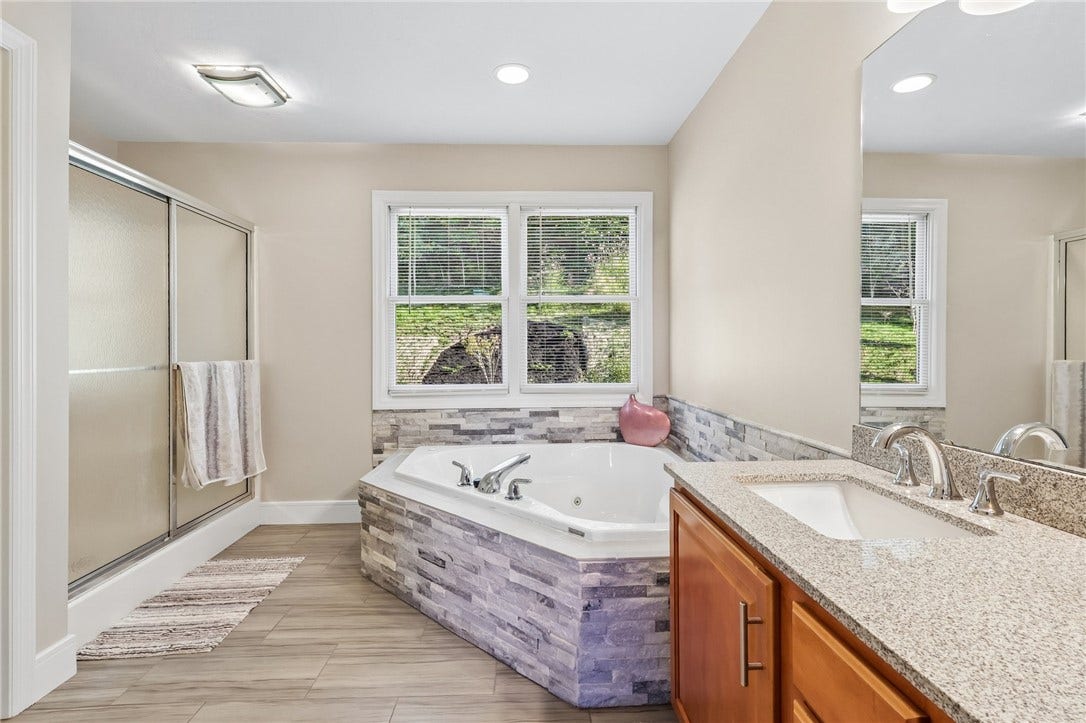 6530 Ten Point Cir, Trafford, PA 15085 6530 Ten Point Cir, Trafford, PA 15085
