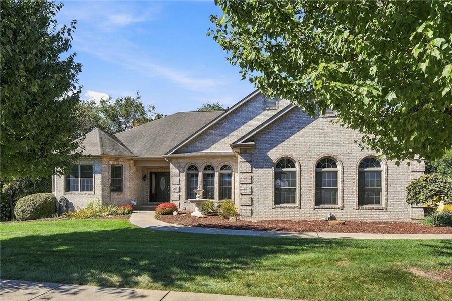 Property photo for 706 Forest Oaks Trl, Irwin, PA
